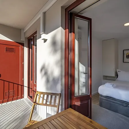 Apartment Nomad's Lux - 1bdr The Silent Nest In Bonfim Porto